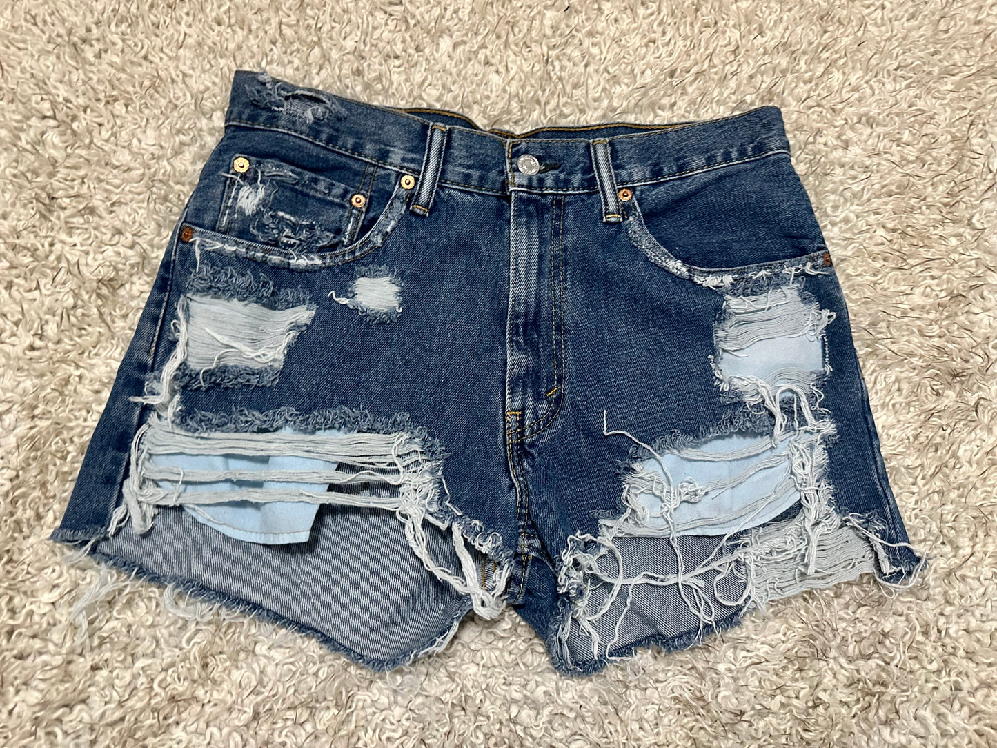 Distressed Levi's 550, Size 32